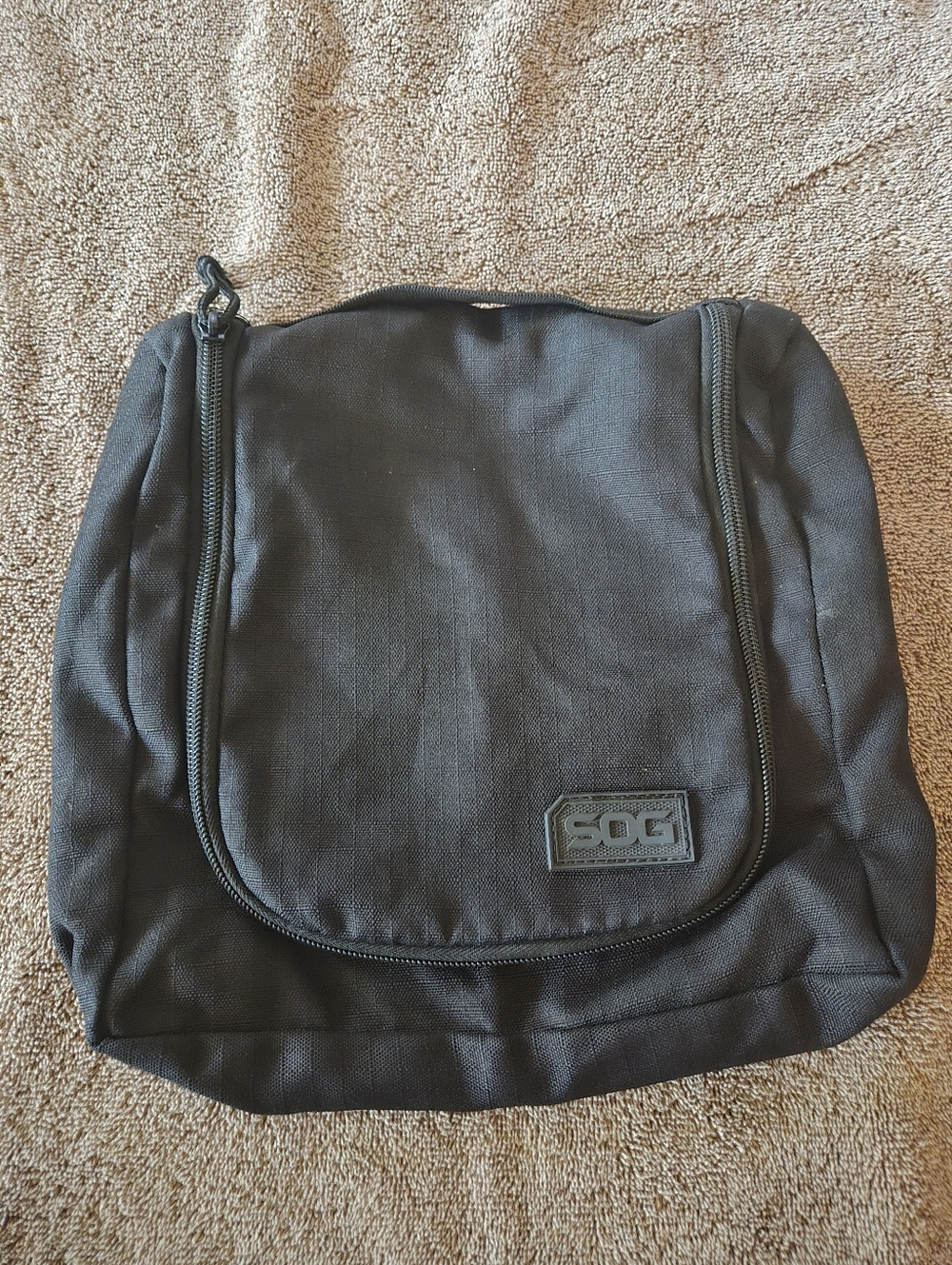 SOG Black Tactical Toiletry Bag Pouch Organizer Travel Dopp Kit